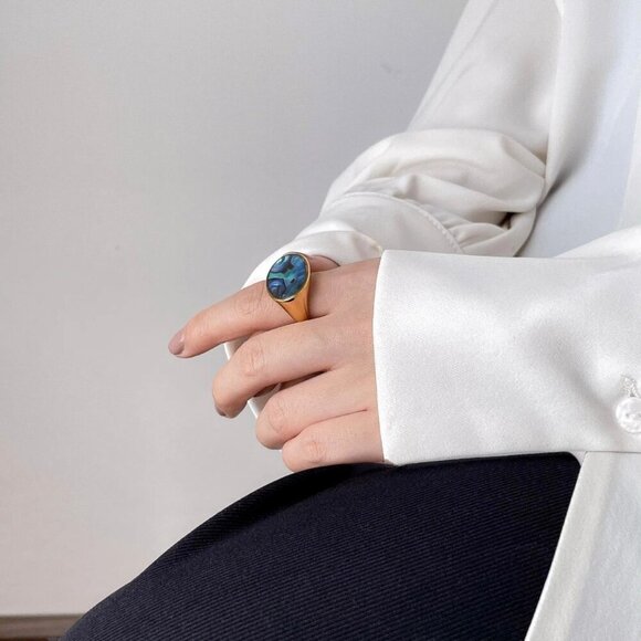 NEW Statement Cocktail Ring Sz.7 18K Gold Plated Oval Abalone Shell Iridescent - Picture 10 of 10